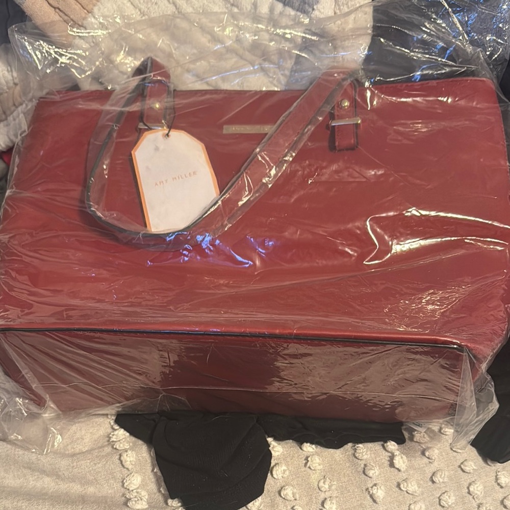Red Leather-Like Tote Bag Collection